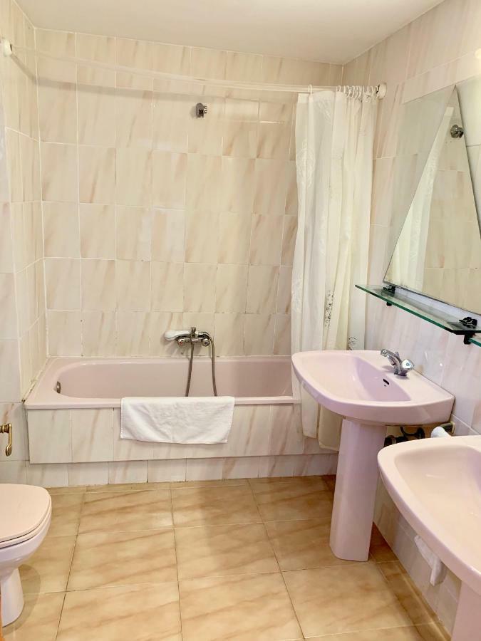 Apartamento - Wifi Free - Frente Al Mar Салоу Екстериор снимка