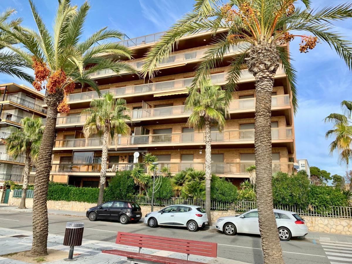Apartamento - Wifi Free - Frente Al Mar Салоу Екстериор снимка