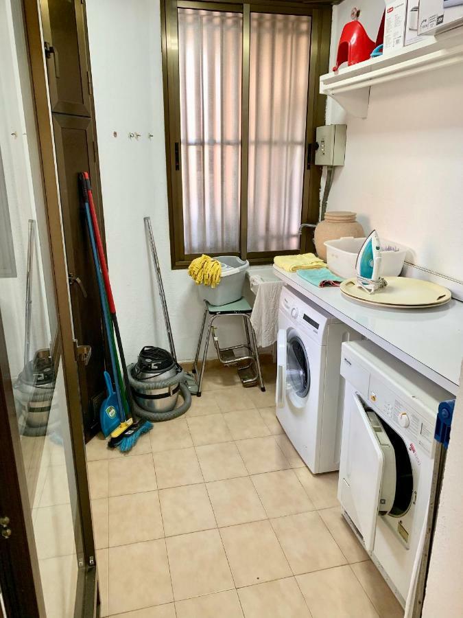 Apartamento - Wifi Free - Frente Al Mar Салоу Екстериор снимка
