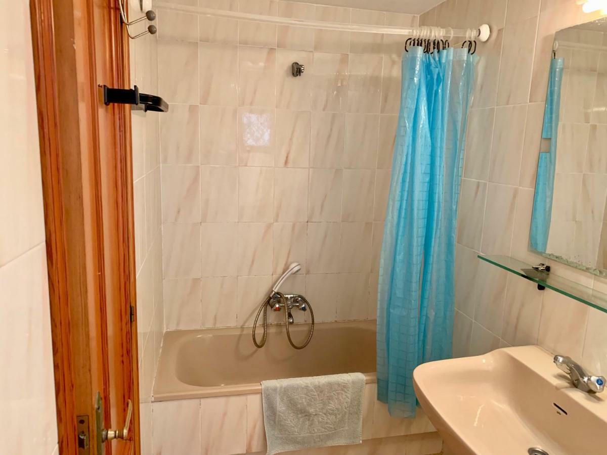 Apartamento - Wifi Free - Frente Al Mar Салоу Екстериор снимка