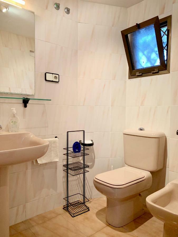 Apartamento - Wifi Free - Frente Al Mar Салоу Екстериор снимка